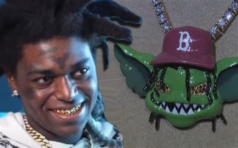 Kodak Black Flexes New Super Gremlin Diamond Chain