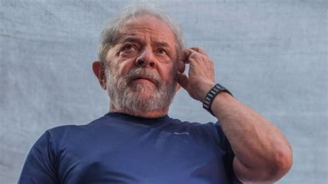 Lula recebe alta hospitalar após infecção bacteriana sanguínea