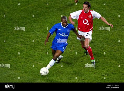 Football Action William Gallas Hi Res Stock Photography And Images Alamy