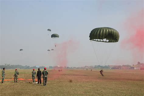 Dankopasgat Bersama Ketua PIA Ardhya Garini Daerah IV Kopasgat Hadiri