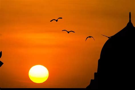 sholawat asyghil  dilantunkan  acara resepsi puncak  abad nu