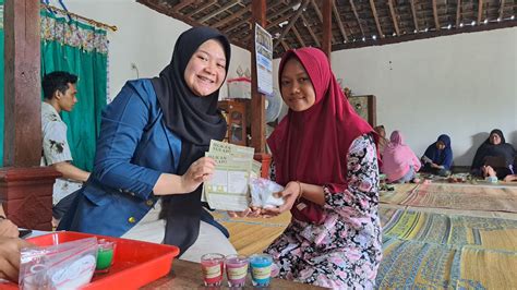 Bukan Sulap Mahasiswa Kkn Undip Ubah Minyak Jelantah Jadi Lilin