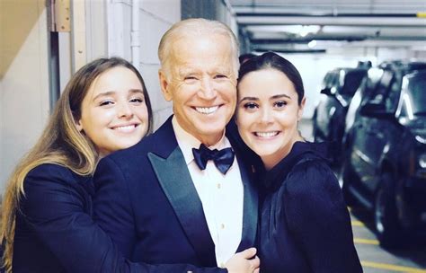 Joe Biden Sa Sublime Petite Fille Naomi Biden Enflamme Instagram