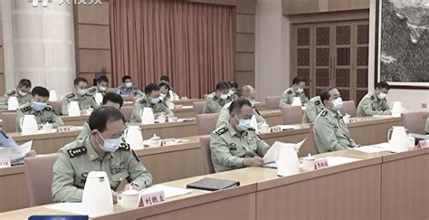 被免的李橋銘露面中共軍方會議 魏鳳和缺席 習近平 中共二十大 大紀元