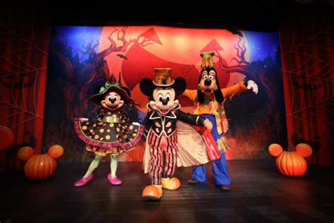 Disneys Halloween Festival At Disneyland Paris Returns With New