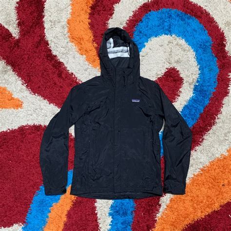 Patagonia Windbreaker Mens Fashion Activewear On Carousell