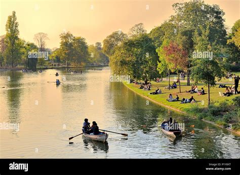 France, Paris, Bois de Vincennes, canoeing on the lake Stock Photo - Alamy