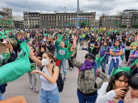 Marcha Feminista Hoy De Septiembre Finaliza En Z Calo Sin Percances