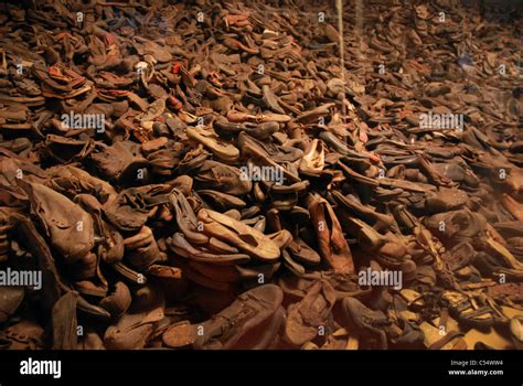 Auschwitz Shoe Stockfotos Und Bilder Kaufen Alamy