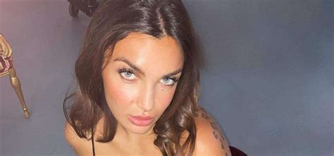 Elettra Lamborghini sempre più hot su Instagram Decolleté esplosivo e