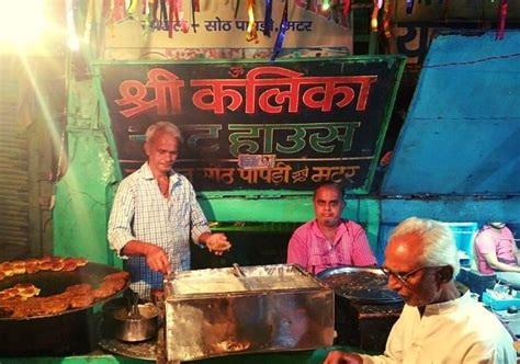 7 Legendary Places to Eat the Best Chaat in Lucknow - My Yellow Plate