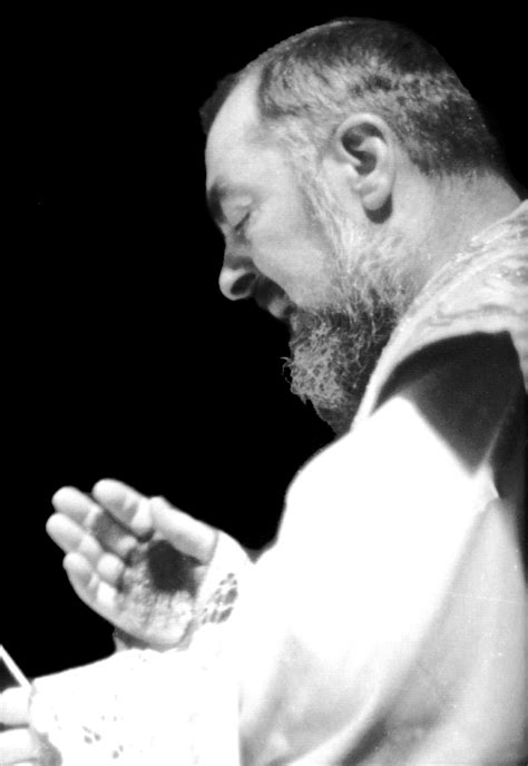 Fotos Raras Do Padre Pio O Mistico Humilde Que Recebeu Os Estigmas De