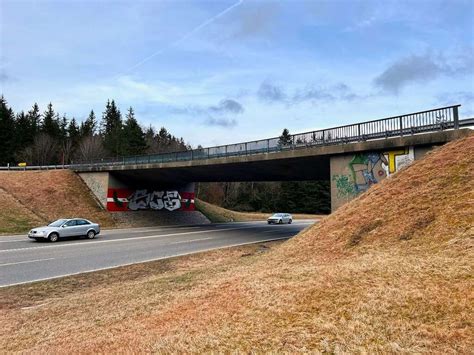 Brücke über der B31 bei Friedenweiler soll abgerissen werden