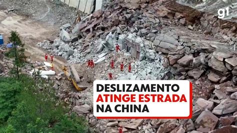 Deslizamento De Terra Em Rodovia No Centro Da China Deixa Morto