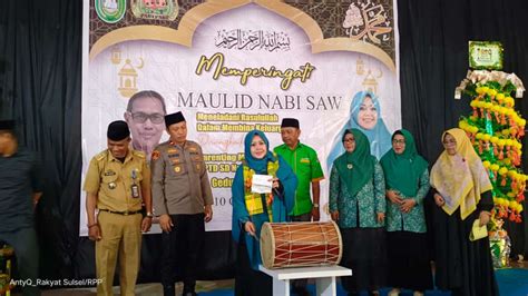 Erna Rasyid Taufan Hadiri Peringatan Maulid Nabi Di SD 3 Parepare