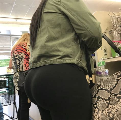 GIGANTIC BOOTY LATINA Booty Made No Sense Spandex Leggings Yoga Pants Forum