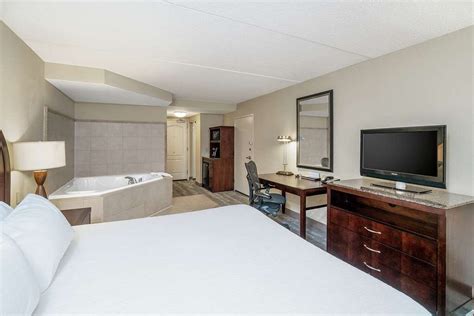 20 BEST Richmond Hotels with HOT TUB in Room ️ 2025