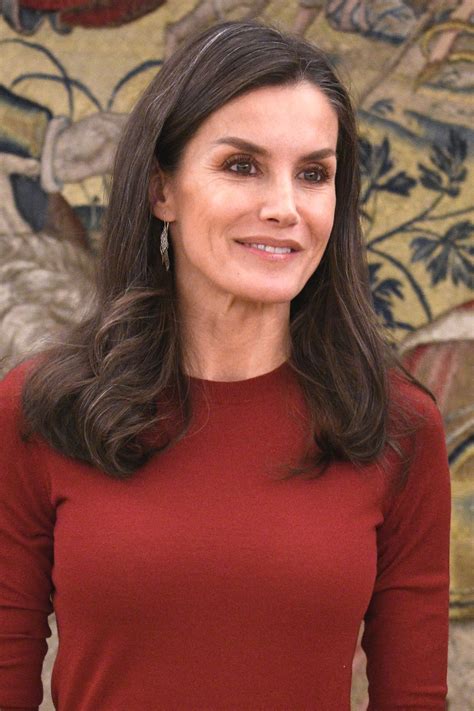 La Reina Letizia Todo Al Rojo En Zarzuela Con Sus Pantalones De Cuero