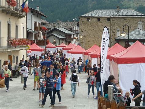 Cosa Fare In Valle D Aosta Torna A Saint Rh My Il Percorso In Rosso