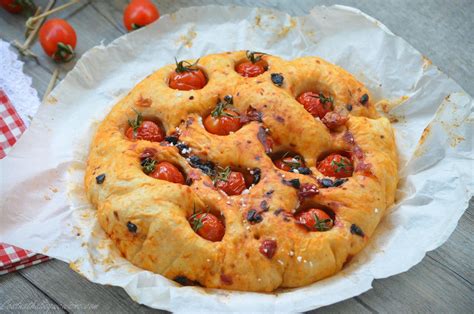 Focaccia Tomates Cerises Et Tomates Confites Le Blog De C Est