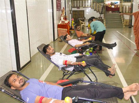 Blood Donation Camp At Vashi Mumbai Gurukul On The Occasion Of Amrut