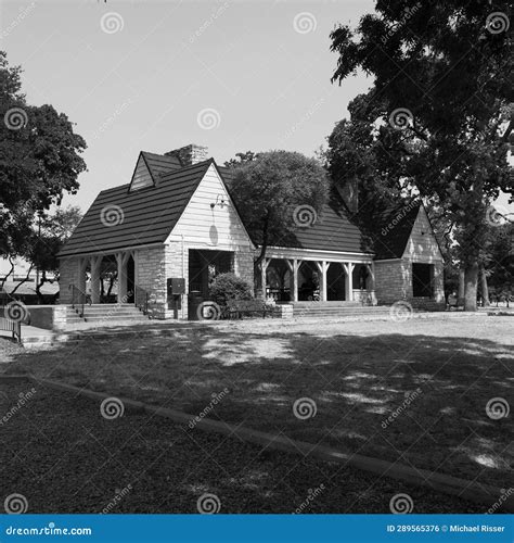 Bachman Lake Park In Dallas Editorial Photo Image Of Mansion