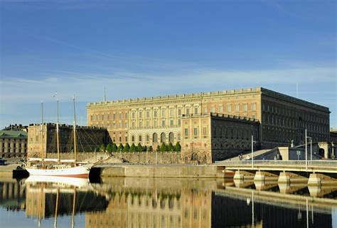 Hours Hop On Off Sightseeing Bus And Boat Tour