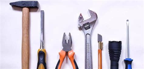 Les Outils Indispensables Pour La Maison