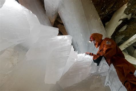 Pictures: Return to the Crystal Caves