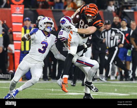 Hayden Hurst Bengals Hi Res Stock Photography And Images Alamy