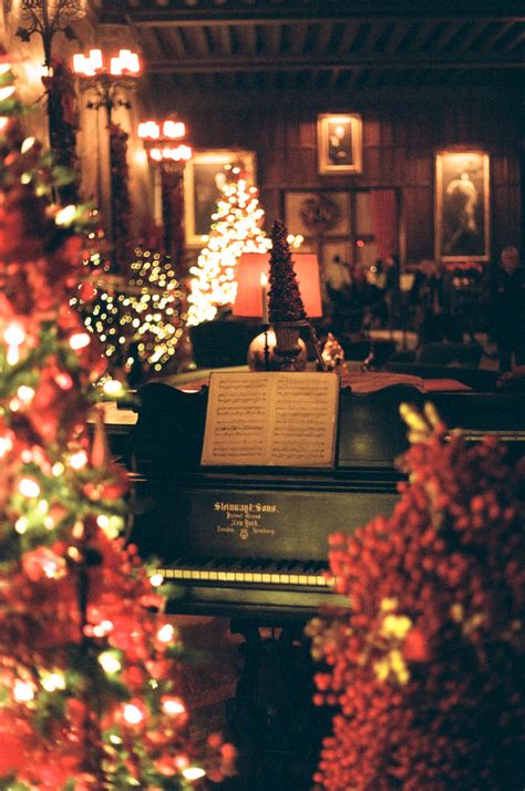 Christmas at Biltmore Estate: A Magical Glimpse Into the Past - Travel ...