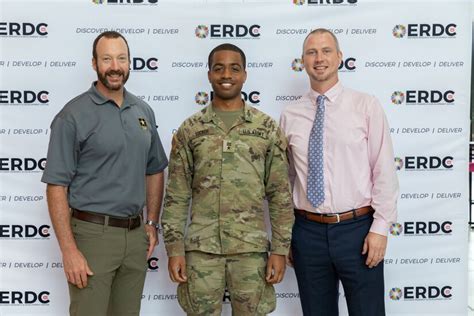 Erdc Environmental Laboratory Hosts U S Military Academy Cadet