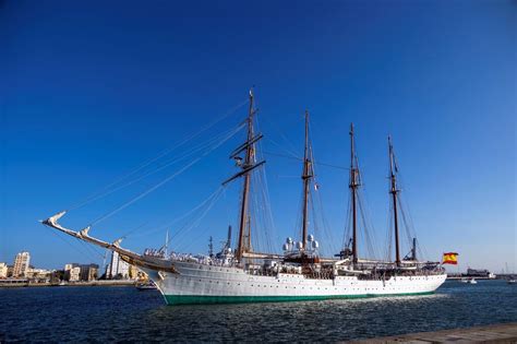 EL JUAN SEBASTIÁN DE ELCANO REGRESA A CÁDIZ Asociación de Militares