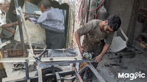 A Rickshaw Factory That Process Of Making How To Manufacture Loader