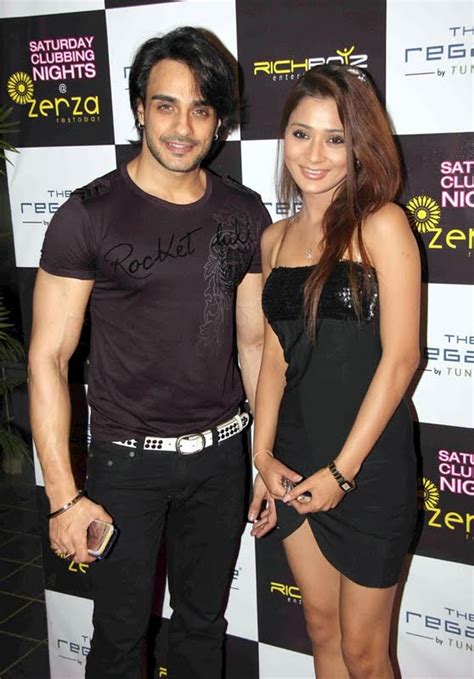 Hot Celebrity Wallpapers Sara Khan Hot Sexy Beautiful Wallpapers Photos And Videos