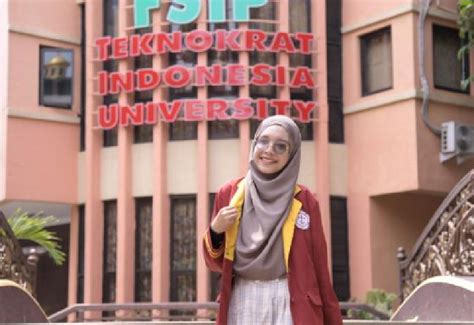 Yuli Santika Mahasiswi Sarat Prestasi Pts Terbaik Asean Universitas