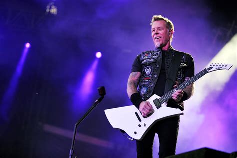 11 Easy Metallica Songs on Guitar with Online Tutorials