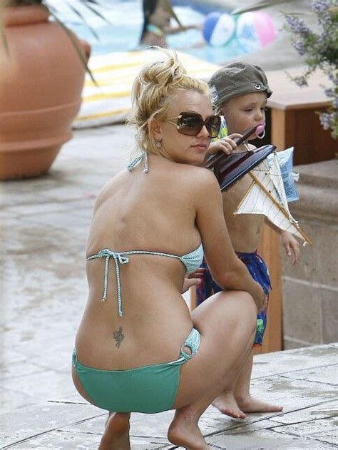 Britney Spears Tattoo Britney Spears Bikini Camillus 90s Trends Celebrity Bikini Bikini