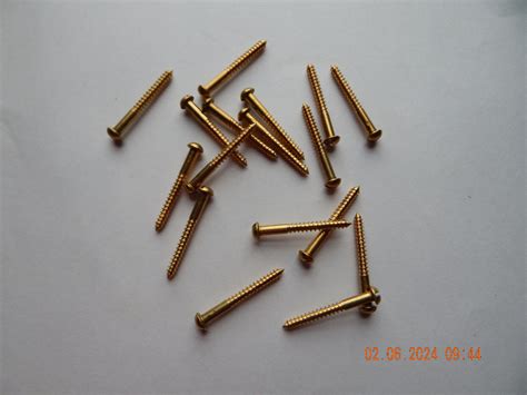 Brass Round Head Slotted Wood Screws 8 X 1 12 20 Pcs New Ebay