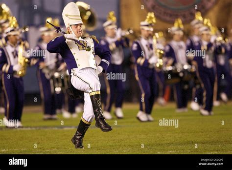 Drum major university hi-res stock photography and images - Alamy
