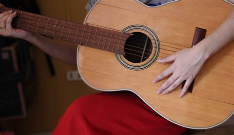 How to Adjust Acoustic Guitar Intonation: 5 Steps