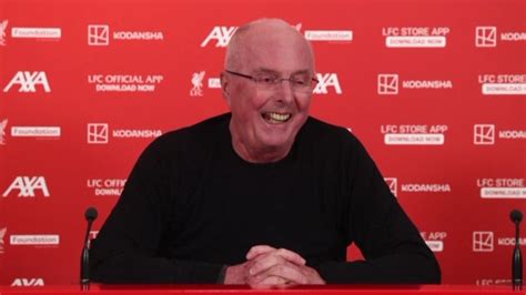 Sven G Ran Eriksson Previo A Dirigir A Liverpool En Un Partido De