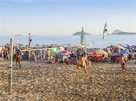 Futevolei Na Praia Em Ipanema Rio De Janeiro Brasil Fotografia