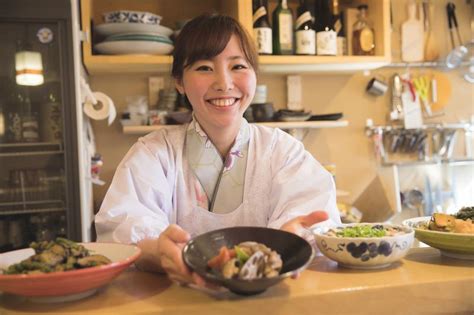 美人女将の和食店のおもてなしで明日への活力が湧いてくる（leonjp）