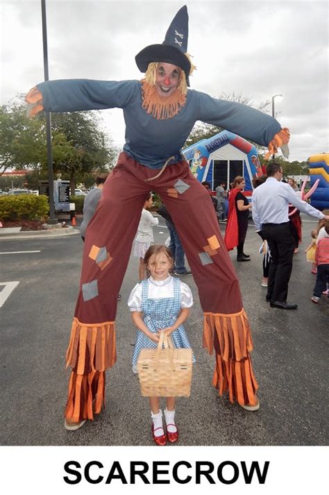 Stilt Costumes - Stilt Fun Provides Great Entertainment