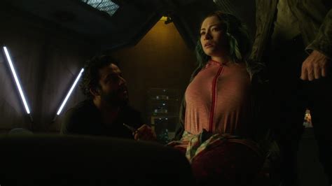 Nackte Jodelle Ferland In Dark Matter