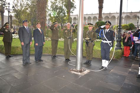 La Iepm Colegio Militar Francisco Bolognesi Participo En El Izamiento