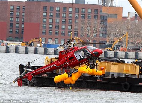 East River Helicopter Crash Investigators Issue Urgent Report Daily Mail Online