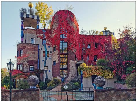 Hundertwasser Haus Im Herbstkleid Foto And Bild Architektur