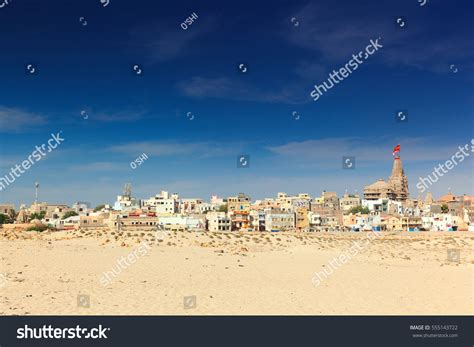 View Dwarka Krishna Temple Shree Dwarkadhish Stock Photo 555143722 ...